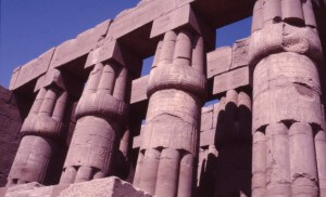 Filary w Karnaku