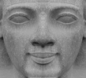 4: Symmetri av Ramzes-statyn i Luxor
